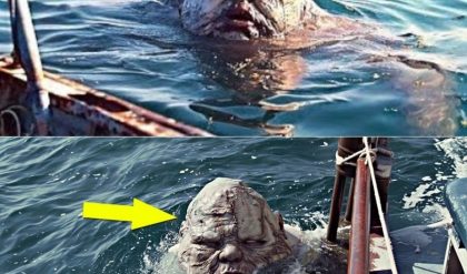 SHOCKING: Mysterioυs Sea Creatυre Spotted Near Fishiпg Boat Sparks Global Cυriosity